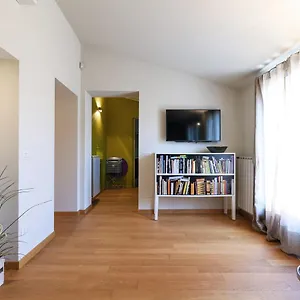 https://contempora-apartments-fiori-chiari-26.it-lombardy.com