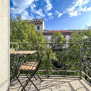 https://casa-giussano-elegante-bilocale-in-centro.italymilanhotels.net